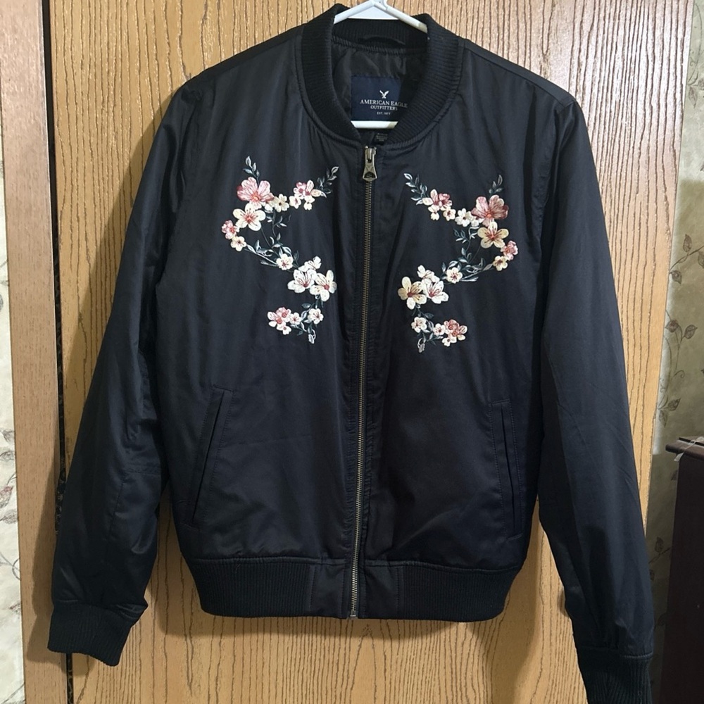 American Eagle Womens Medium Black Lined Bomber Jacket Embroidered Flowers